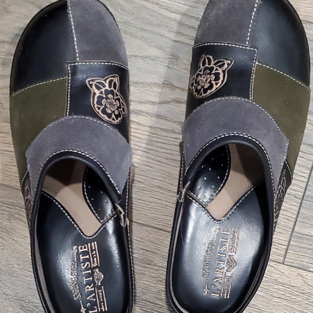L'ATISTE Women's Slip-On Loafers - Black, Gray, and Green
